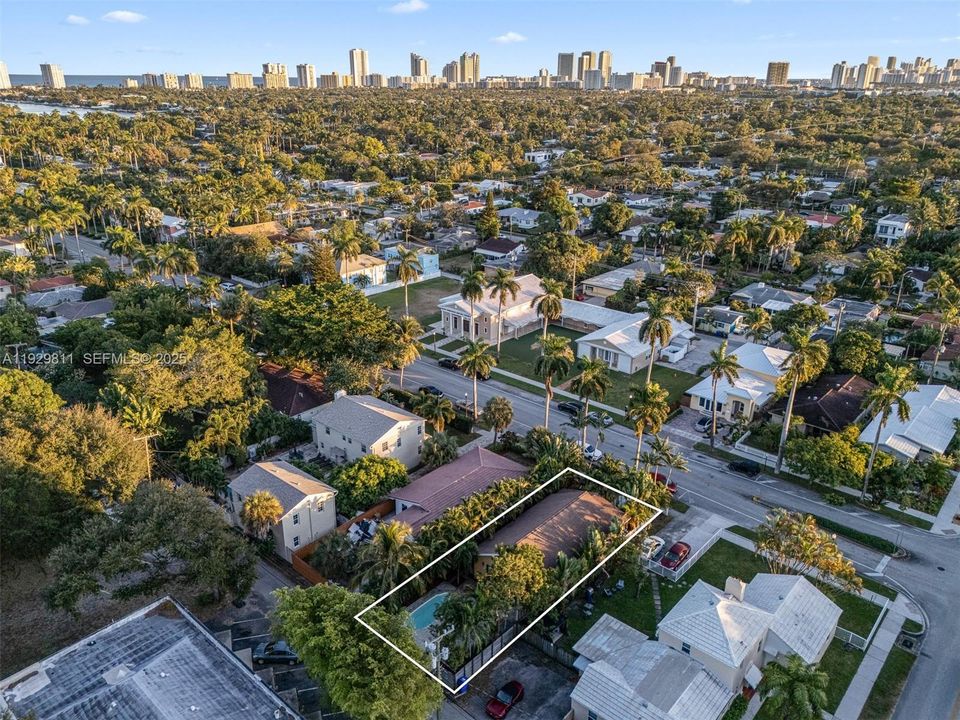 For Sale: $549,900 (3 beds, 2 baths, 1378 Square Feet)