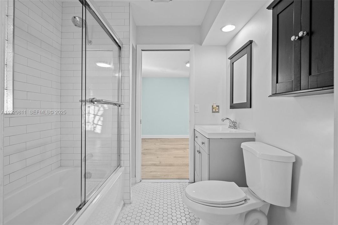 For Sale: $549,900 (3 beds, 2 baths, 1378 Square Feet)