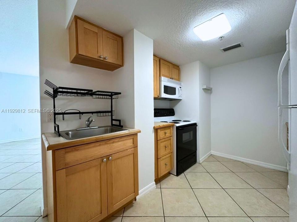 出租: $1,650 (0 贝兹, 1 浴室, 482 平方英尺)