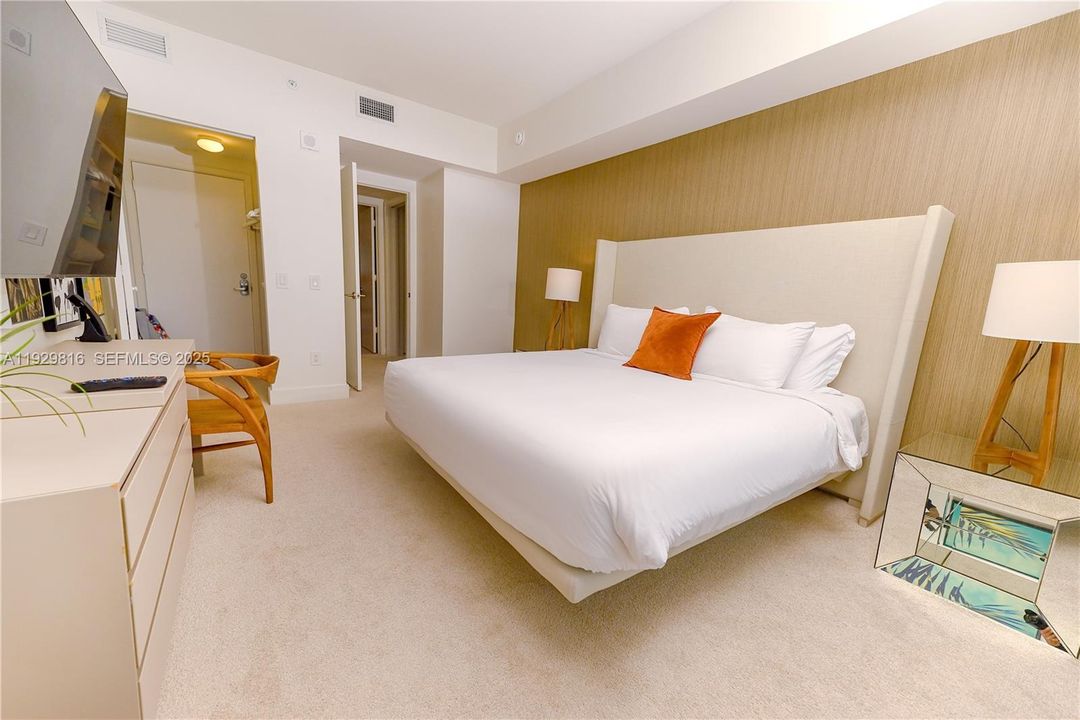 For Sale: $579,000 (1 beds, 1 baths, 850 Square Feet)