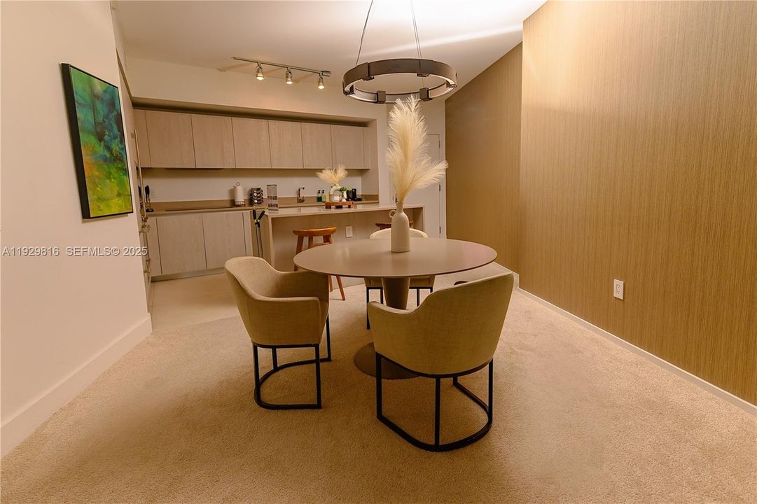 For Sale: $579,000 (1 beds, 1 baths, 850 Square Feet)