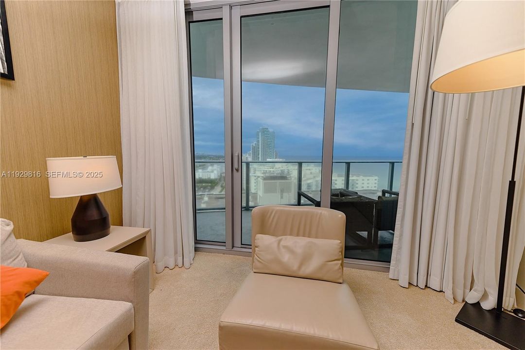 For Sale: $579,000 (1 beds, 1 baths, 850 Square Feet)