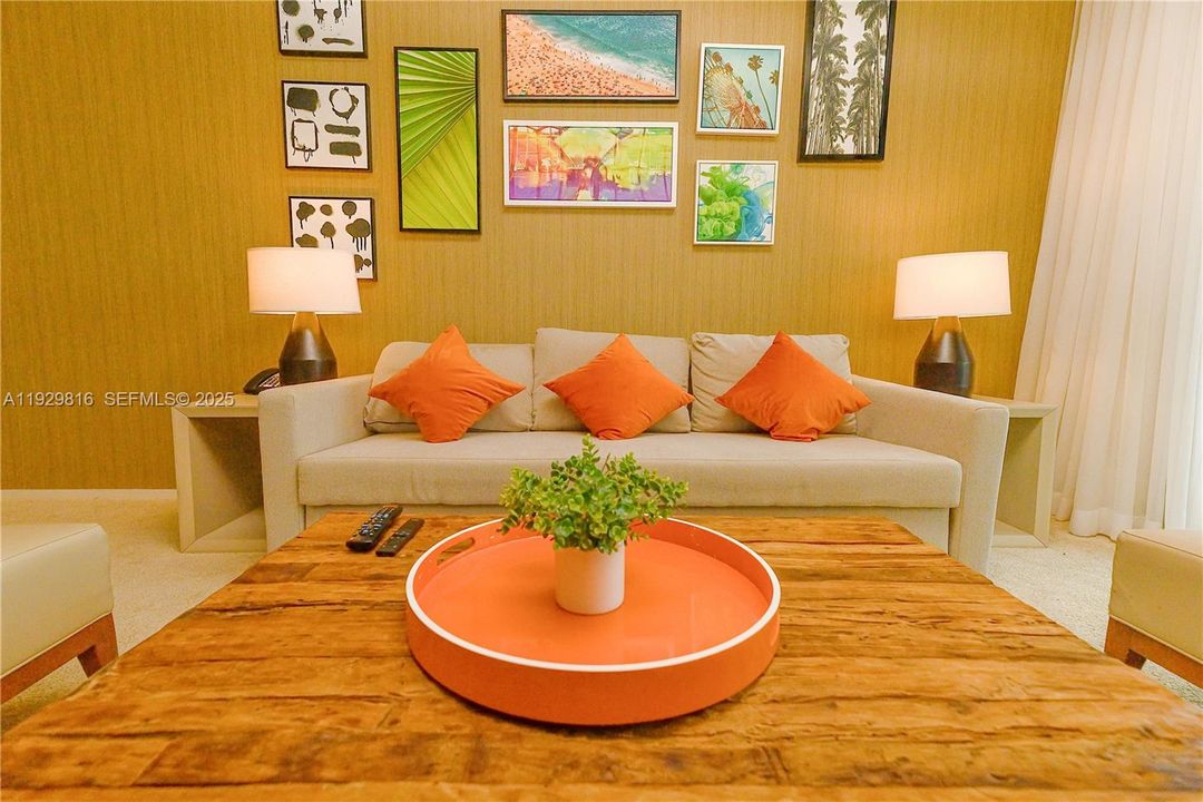 For Sale: $579,000 (1 beds, 1 baths, 850 Square Feet)