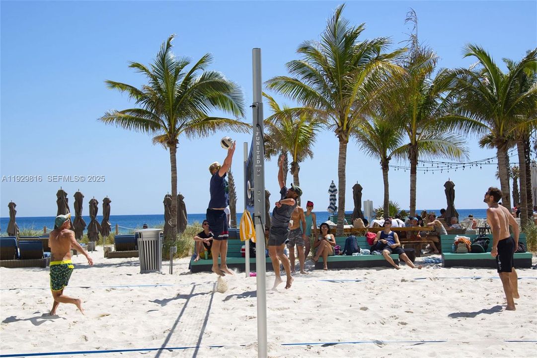 For Sale: $579,000 (1 beds, 1 baths, 850 Square Feet)