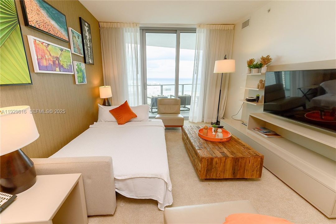 For Sale: $579,000 (1 beds, 1 baths, 850 Square Feet)