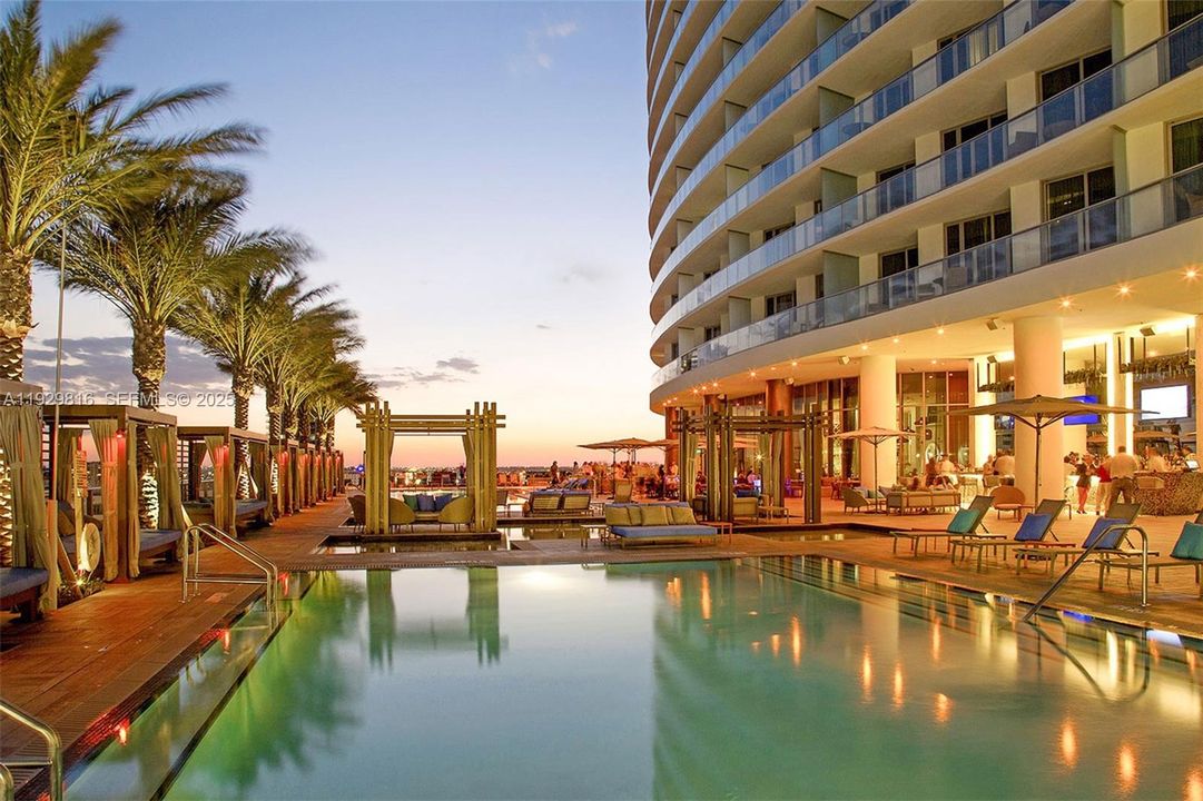 For Sale: $579,000 (1 beds, 1 baths, 850 Square Feet)