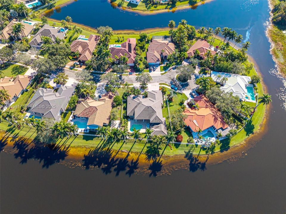 For Sale: $2,700,000 (7 beds, 6 baths, 4787 Square Feet)