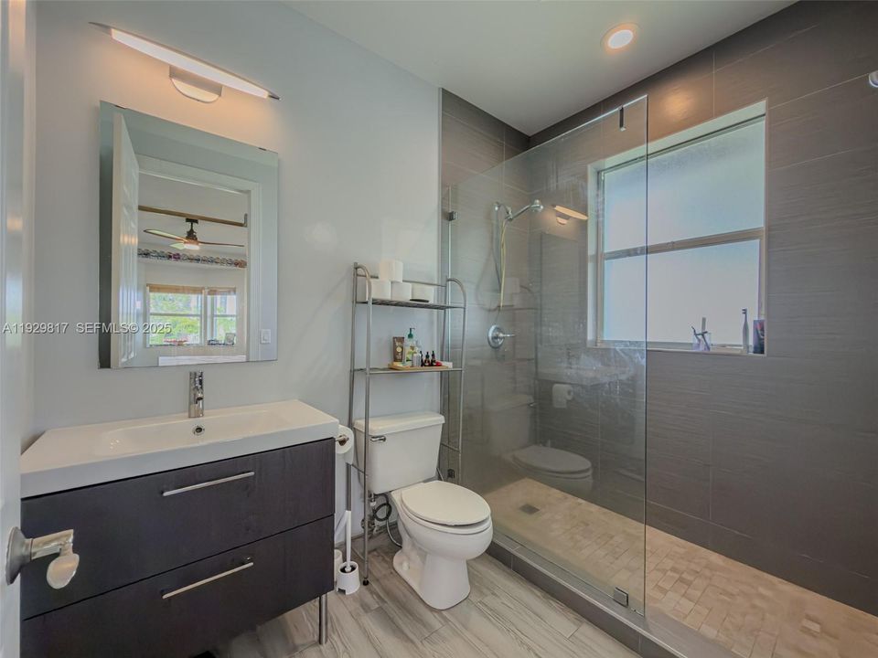 For Sale: $2,700,000 (7 beds, 6 baths, 4787 Square Feet)