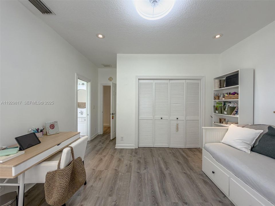 For Sale: $2,700,000 (7 beds, 6 baths, 4787 Square Feet)