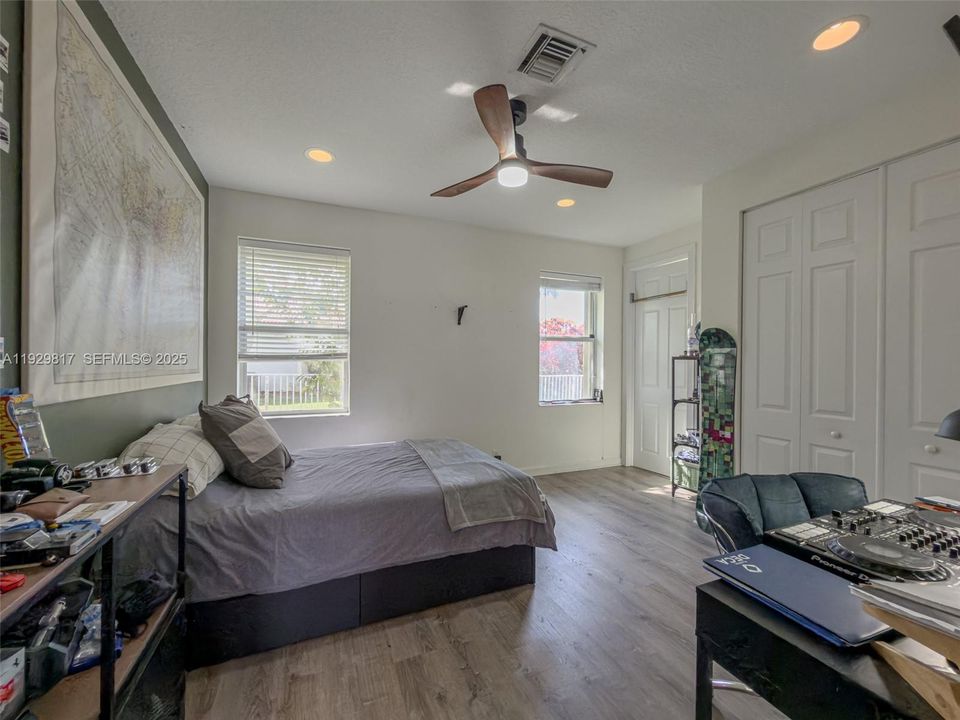 For Sale: $2,700,000 (7 beds, 6 baths, 4787 Square Feet)