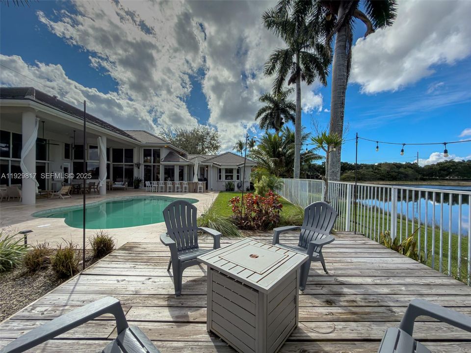 For Sale: $2,700,000 (7 beds, 6 baths, 4787 Square Feet)