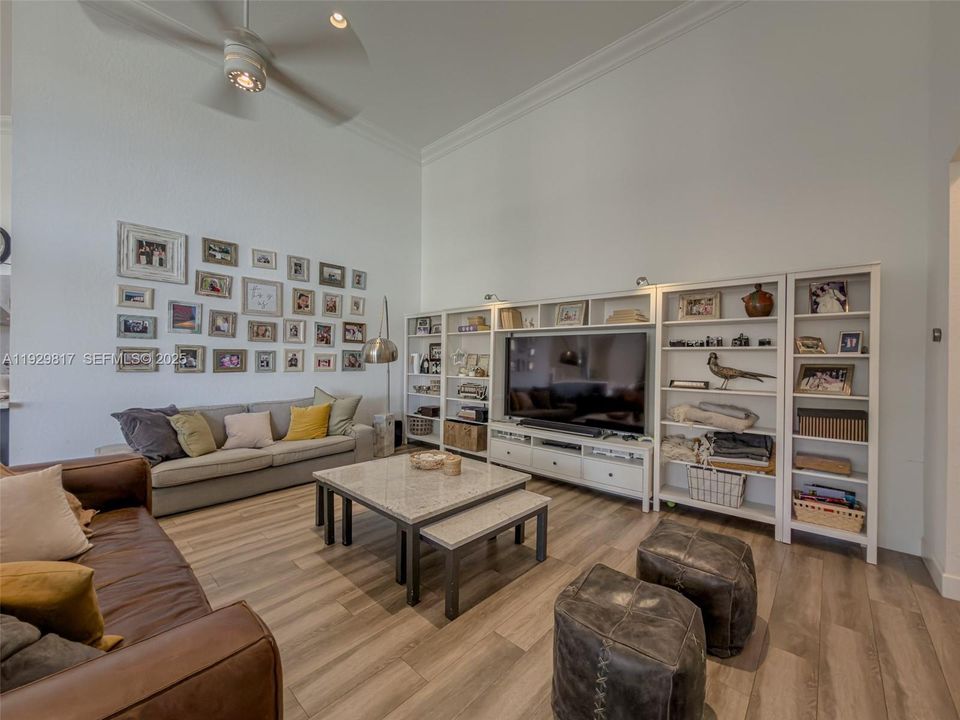 For Sale: $2,700,000 (7 beds, 6 baths, 4787 Square Feet)