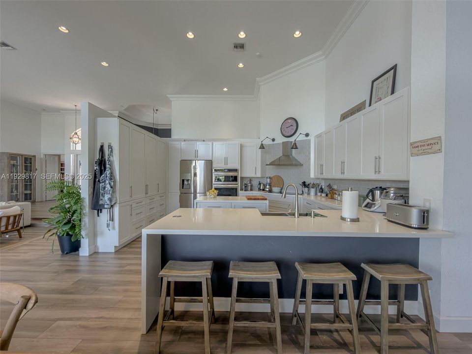 For Sale: $2,700,000 (7 beds, 6 baths, 4787 Square Feet)