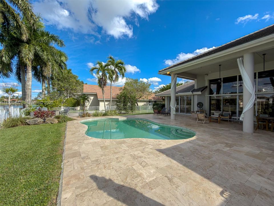 For Sale: $2,700,000 (7 beds, 6 baths, 4787 Square Feet)