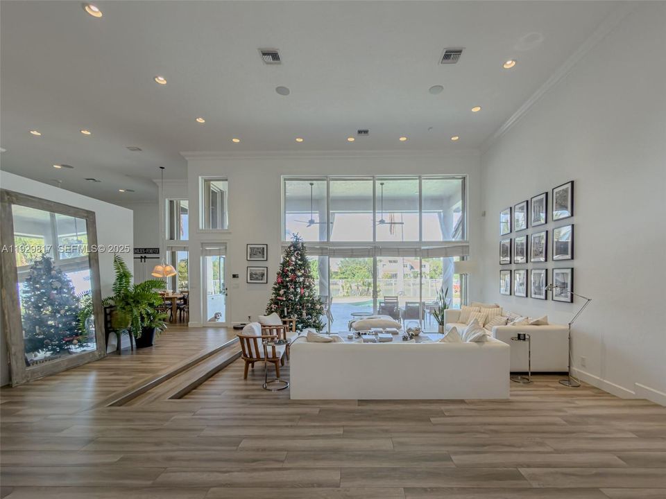 For Sale: $2,700,000 (7 beds, 6 baths, 4787 Square Feet)