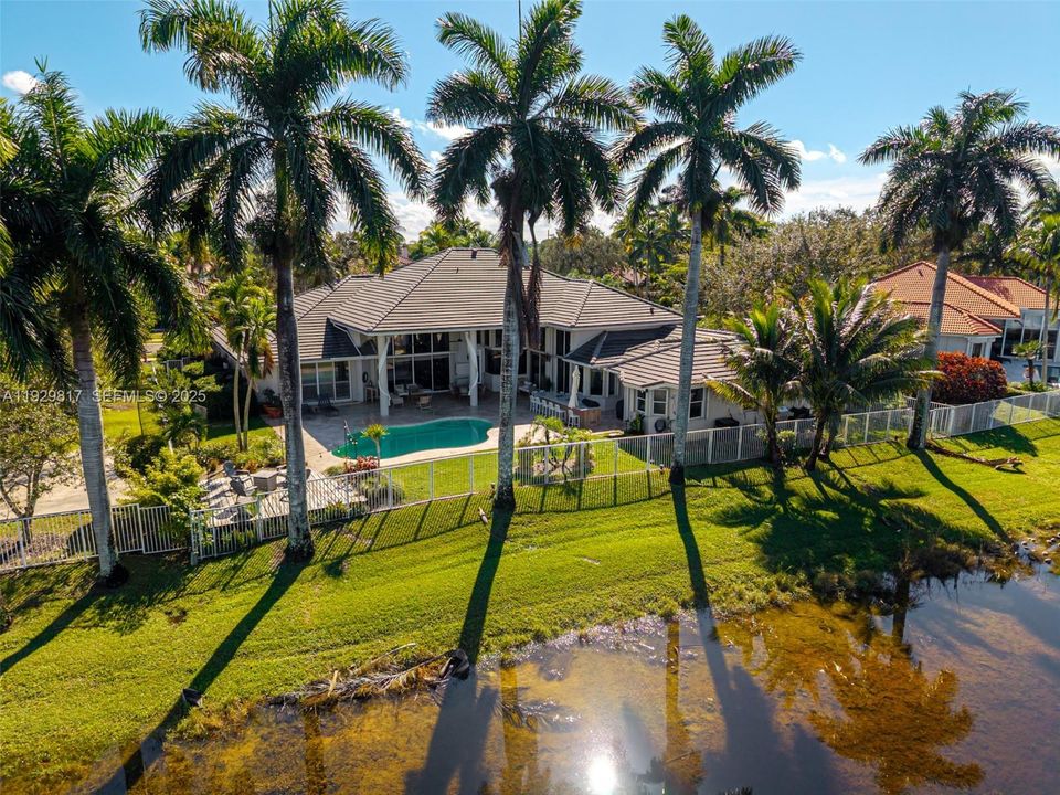 For Sale: $2,700,000 (7 beds, 6 baths, 4787 Square Feet)