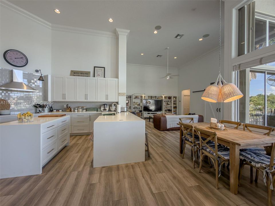 For Sale: $2,700,000 (7 beds, 6 baths, 4787 Square Feet)