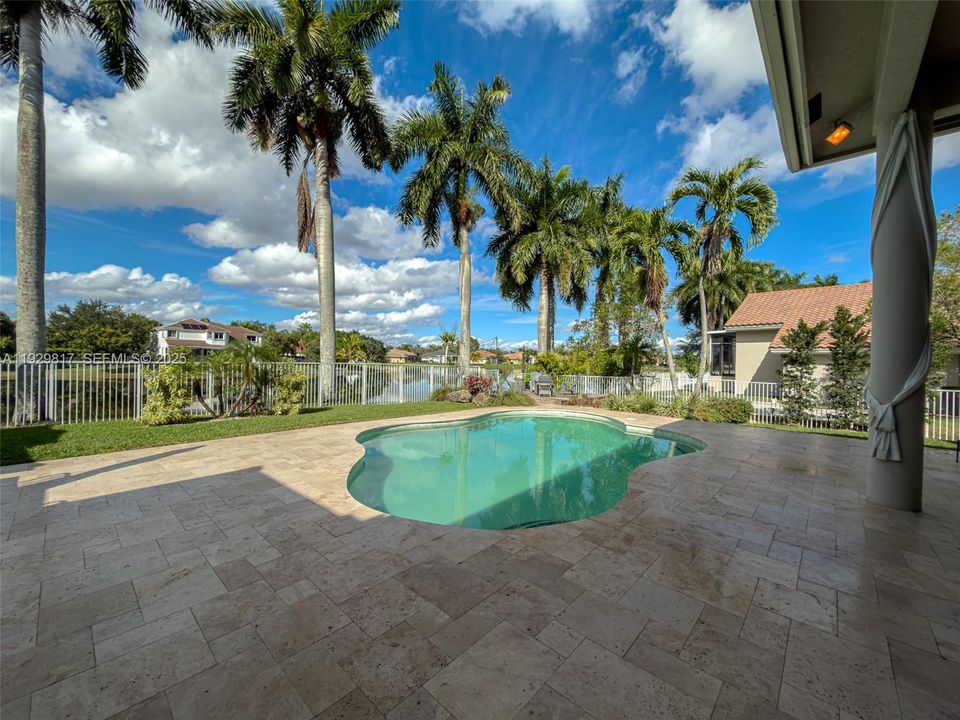 For Sale: $2,700,000 (7 beds, 6 baths, 4787 Square Feet)