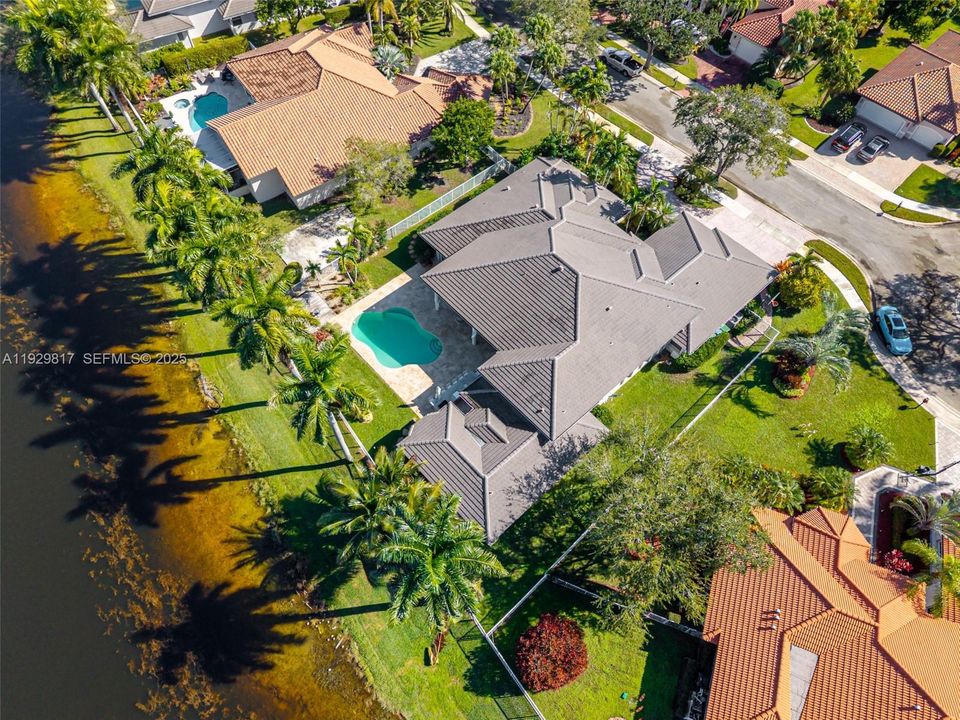 For Sale: $2,700,000 (7 beds, 6 baths, 4787 Square Feet)