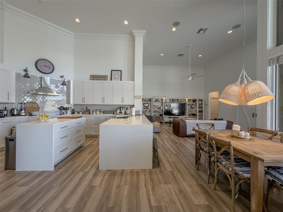 For Sale: $2,700,000 (7 beds, 6 baths, 4787 Square Feet)