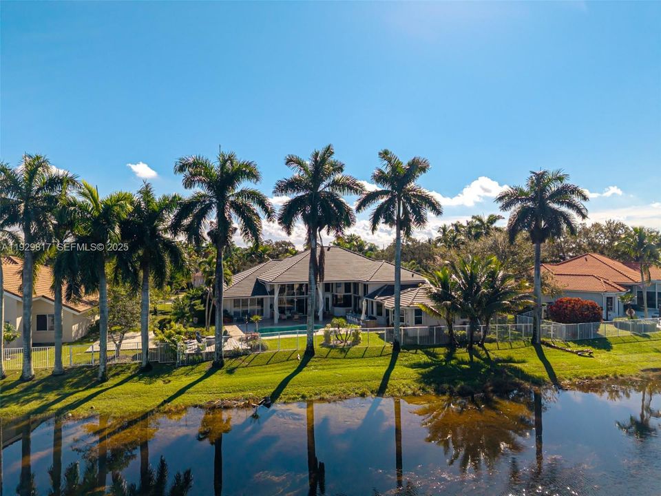 For Sale: $2,700,000 (7 beds, 6 baths, 4787 Square Feet)