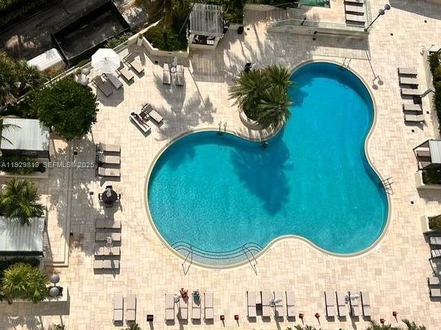 For Rent: $7,700 (2 beds, 2 baths, 1042 Square Feet)