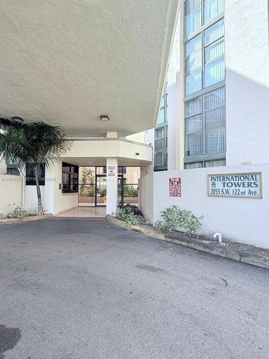 В аренду: $2,400 (2 спален, 2 ванн, 910 Квадратных фут)