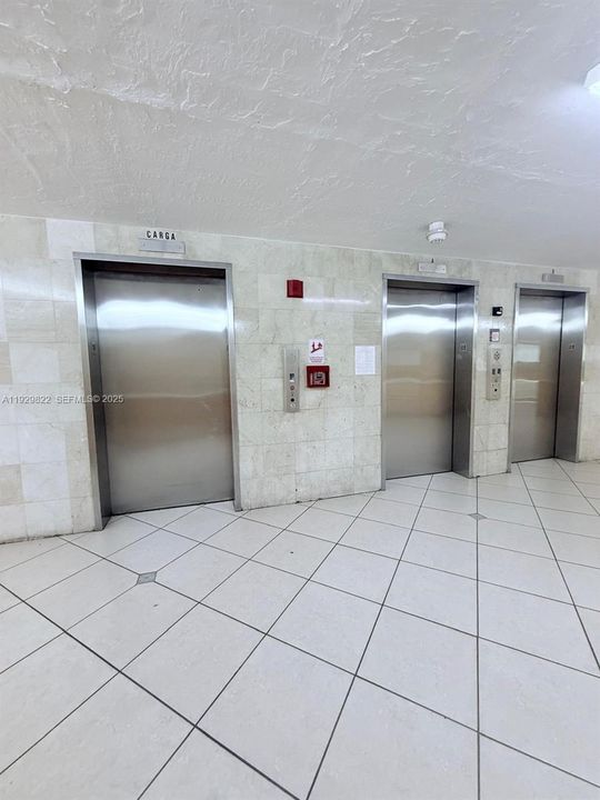 В аренду: $2,400 (2 спален, 2 ванн, 910 Квадратных фут)