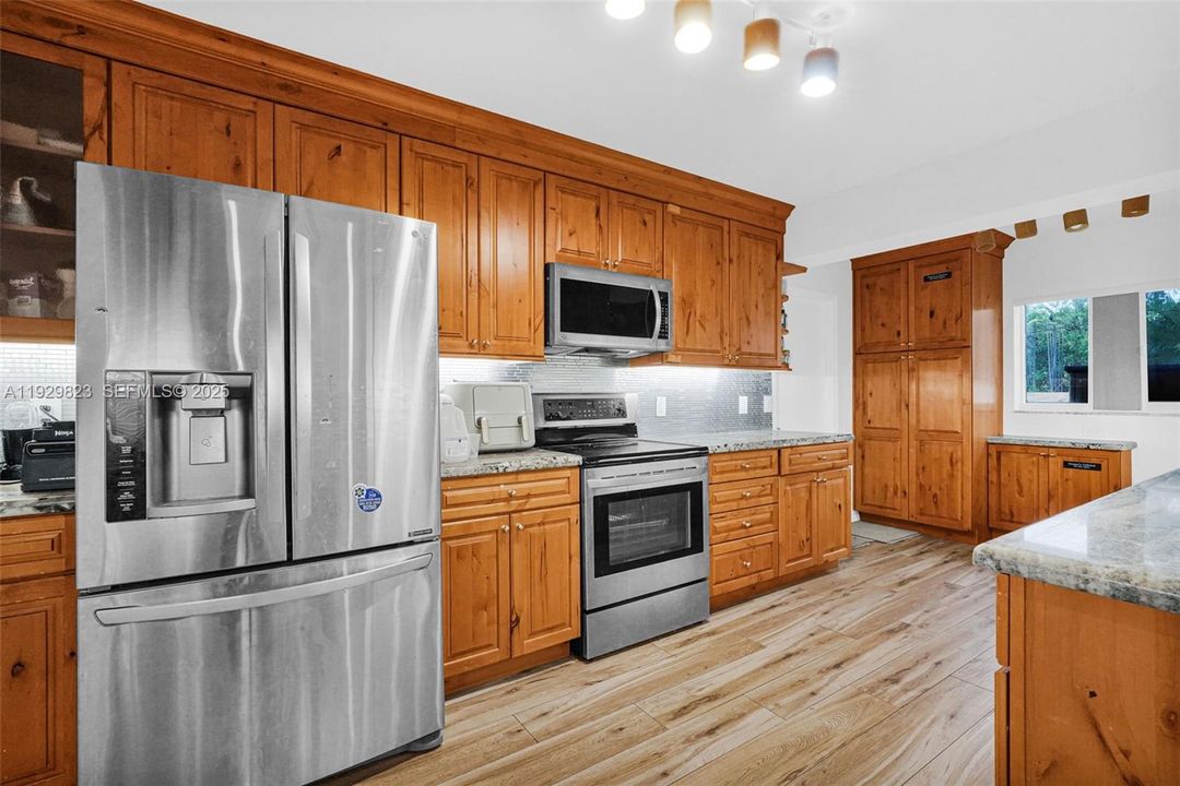 For Sale: $1,300,000 (4 beds, 3 baths, 2529 Square Feet)