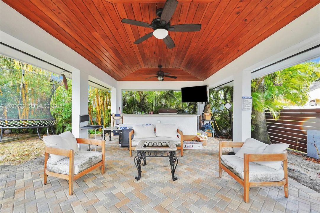 For Sale: $1,300,000 (4 beds, 3 baths, 2529 Square Feet)