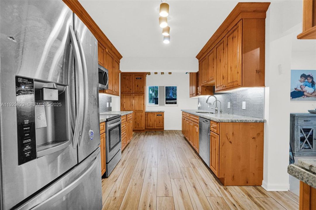 For Sale: $1,300,000 (4 beds, 3 baths, 2529 Square Feet)