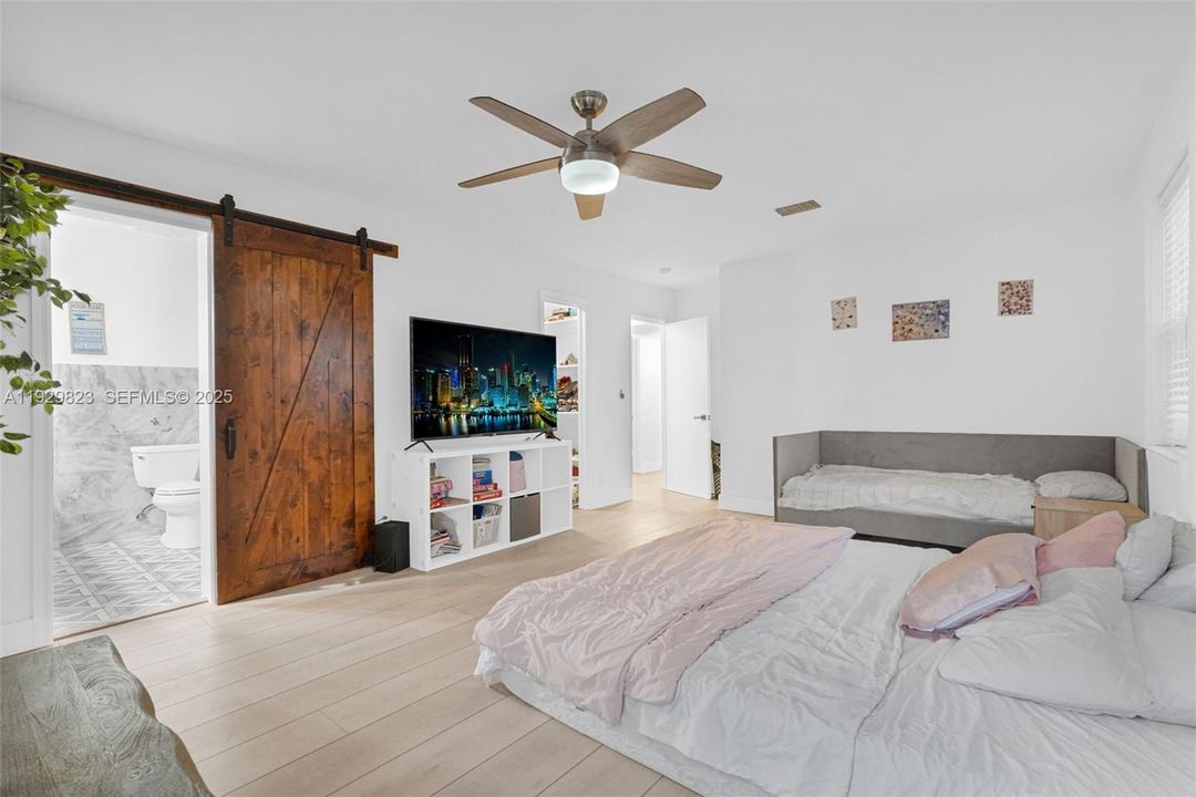 For Sale: $1,300,000 (4 beds, 3 baths, 2529 Square Feet)