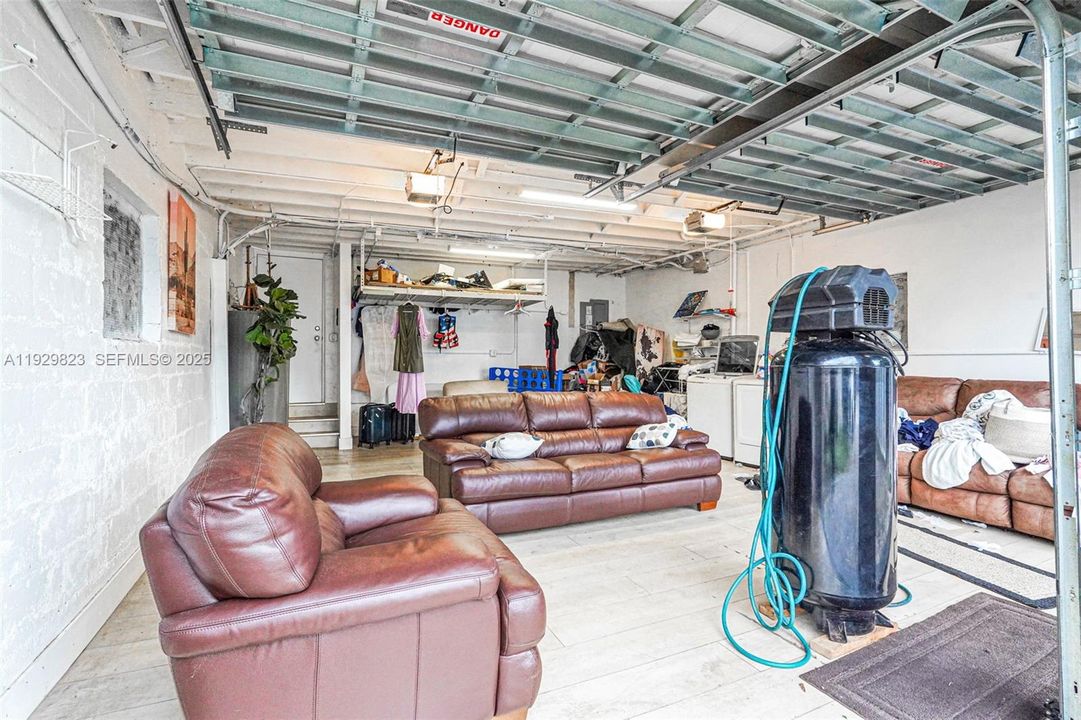 For Sale: $1,300,000 (4 beds, 3 baths, 2529 Square Feet)