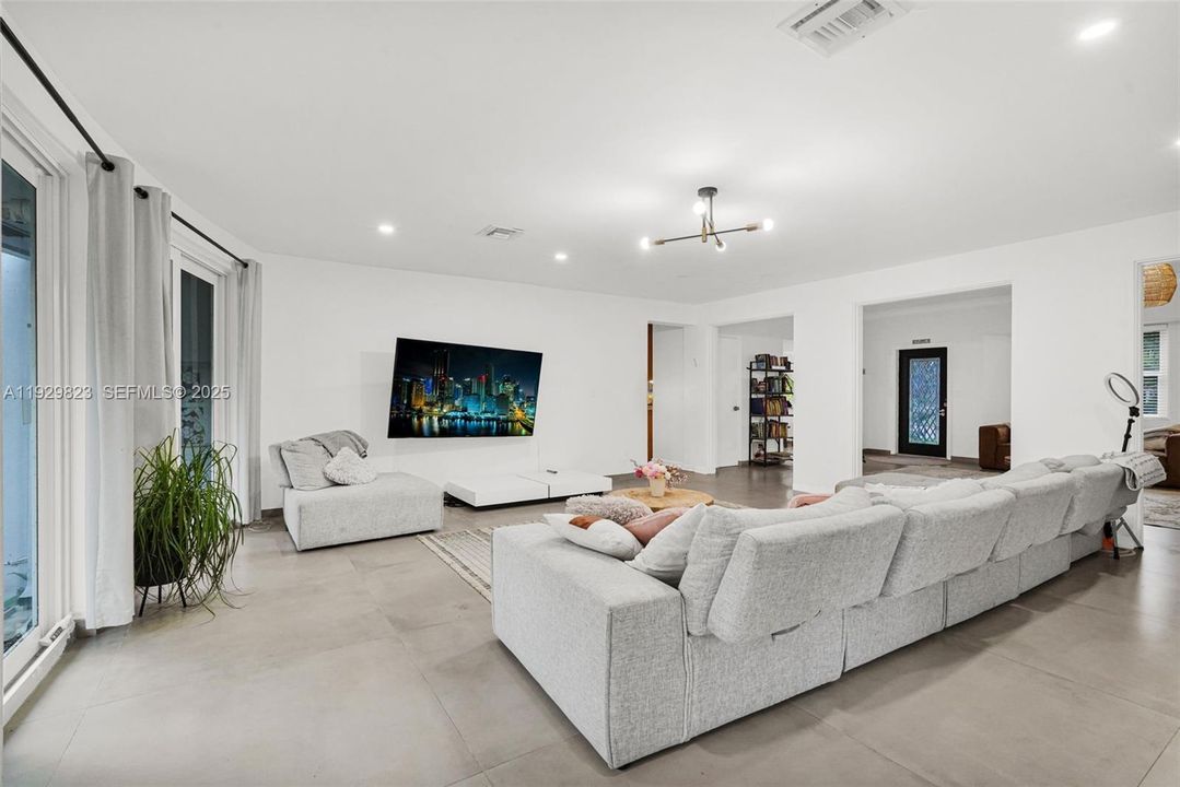 For Sale: $1,300,000 (4 beds, 3 baths, 2529 Square Feet)