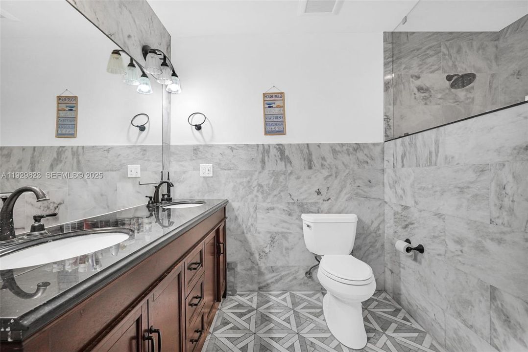 For Sale: $1,300,000 (4 beds, 3 baths, 2529 Square Feet)