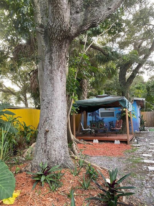 待售: $1,600,000 (5 贝兹, 5 浴室, 2194 平方英尺)