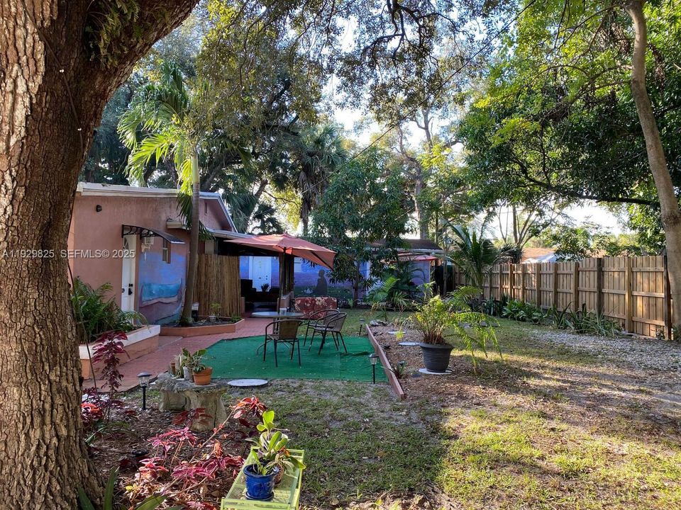 待售: $1,600,000 (5 贝兹, 5 浴室, 2194 平方英尺)