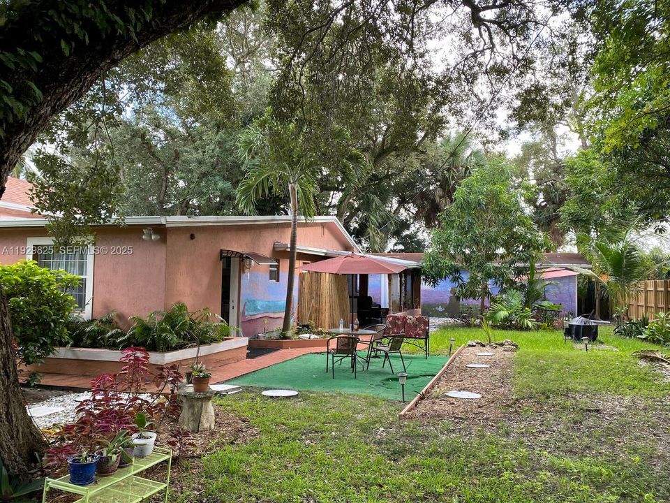 待售: $1,600,000 (5 贝兹, 5 浴室, 2194 平方英尺)