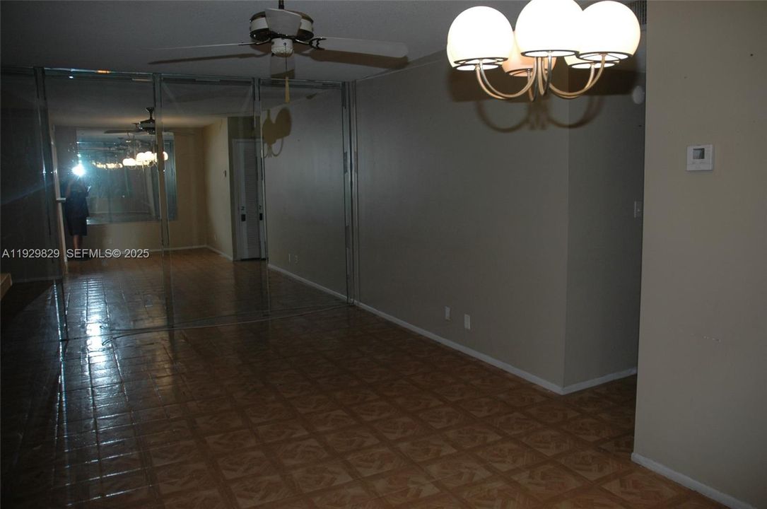 For Sale: $140,000 (2 beds, 1 baths, 880 Square Feet)