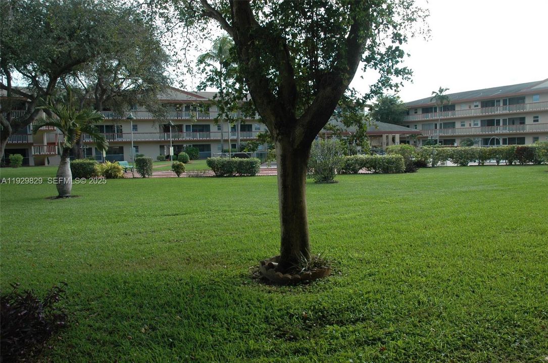 For Sale: $140,000 (2 beds, 1 baths, 880 Square Feet)