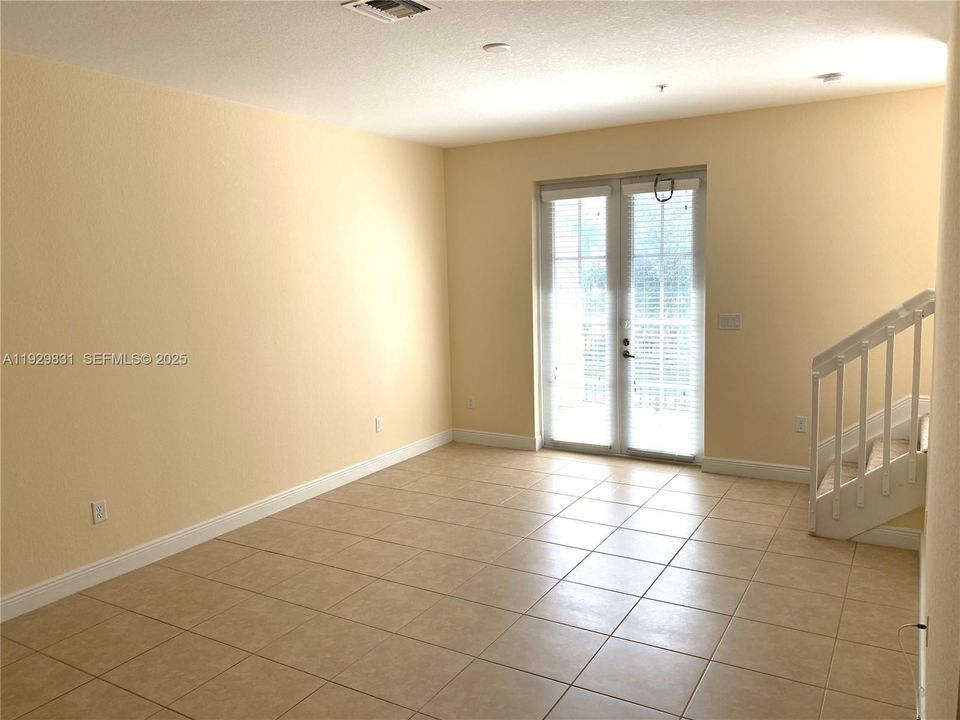 For Sale: $400,000 (2 beds, 2 baths, 1662 Square Feet)
