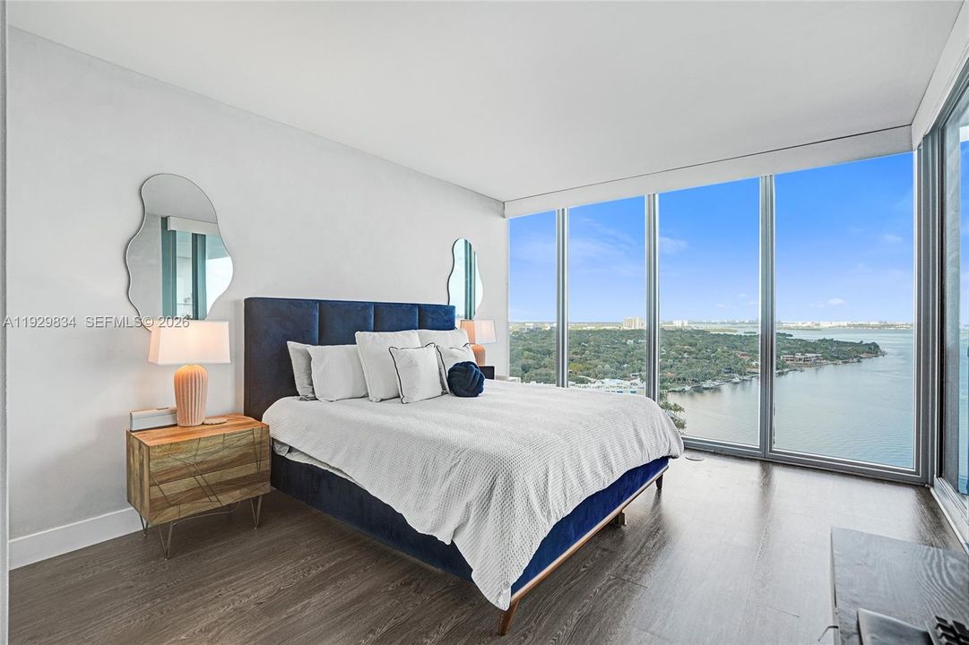 For Sale: $625,000 (2 beds, 2 baths, 1174 Square Feet)