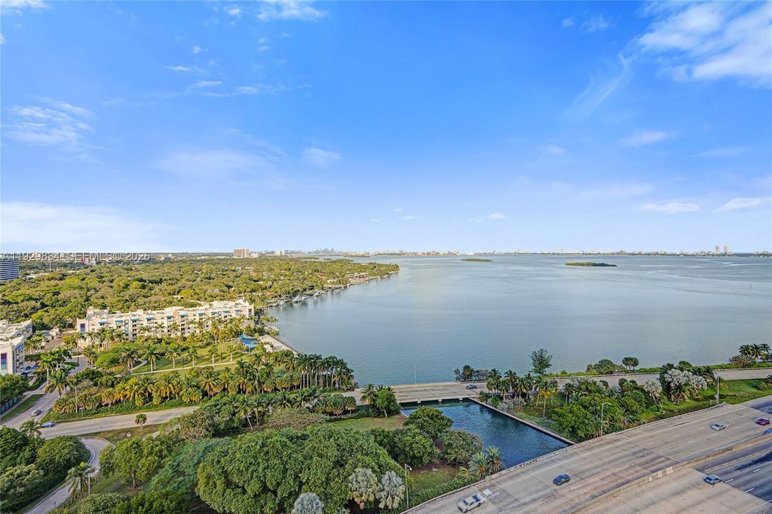 For Sale: $625,000 (2 beds, 2 baths, 1174 Square Feet)