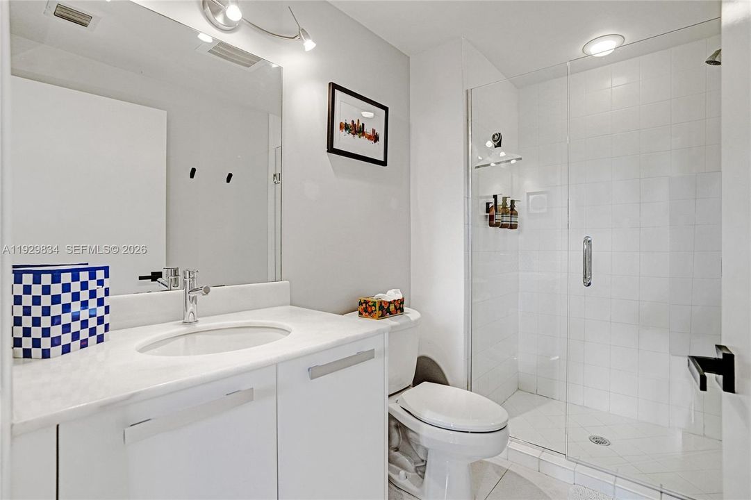 For Sale: $625,000 (2 beds, 2 baths, 1174 Square Feet)