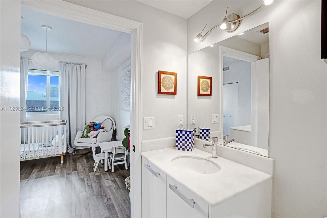 For Sale: $625,000 (2 beds, 2 baths, 1174 Square Feet)