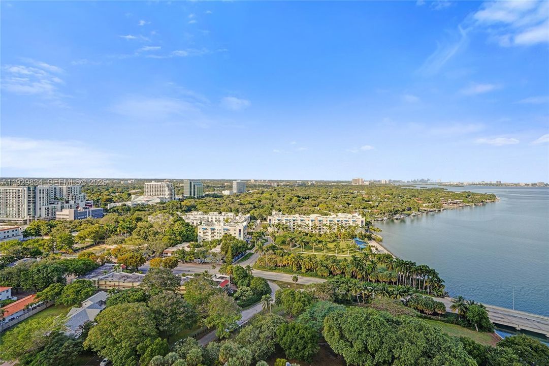 For Sale: $625,000 (2 beds, 2 baths, 1174 Square Feet)