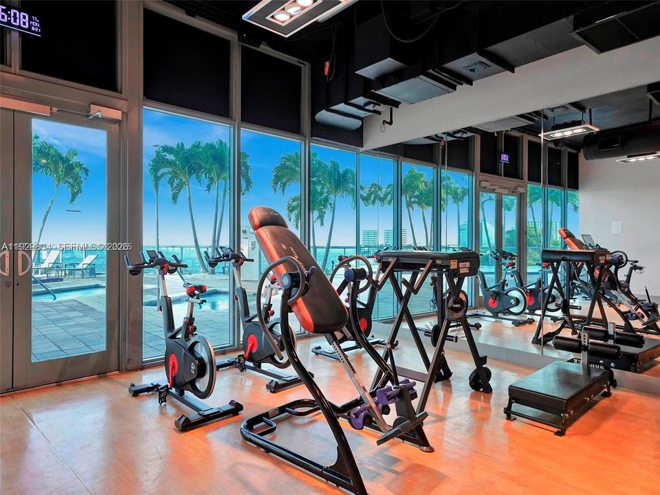 For Sale: $625,000 (2 beds, 2 baths, 1174 Square Feet)