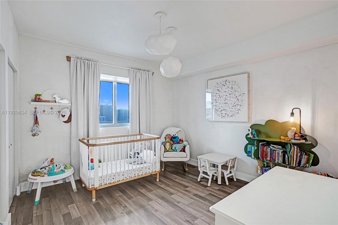 For Sale: $625,000 (2 beds, 2 baths, 1174 Square Feet)