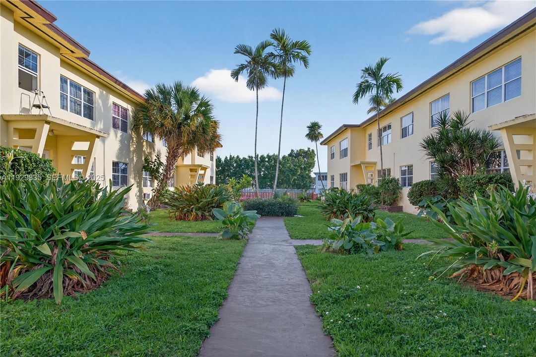 For Rent: $2,300 (2 beds, 1 baths, 0 Square Feet)