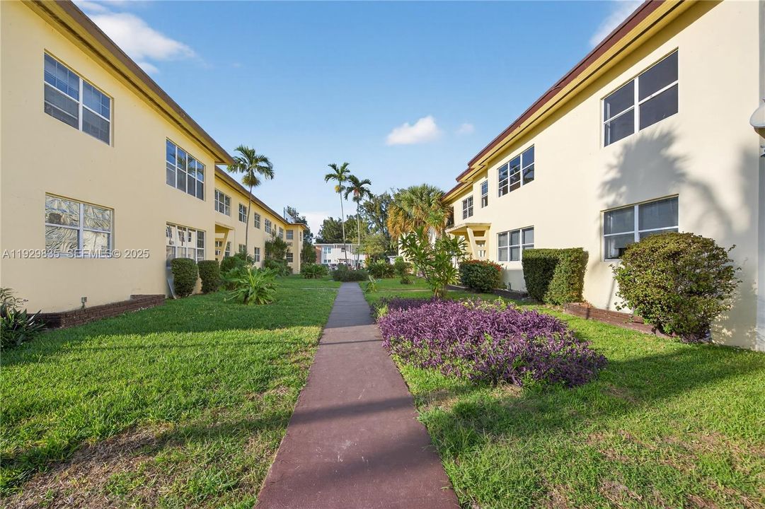 For Rent: $2,300 (2 beds, 1 baths, 0 Square Feet)